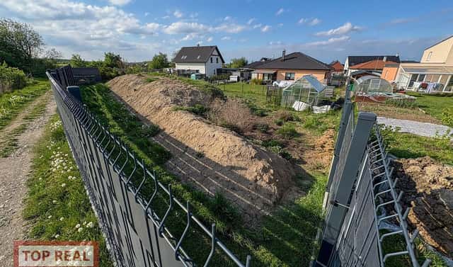 Prodej zahrady 437 m², Úvaly, okres Praha-východ