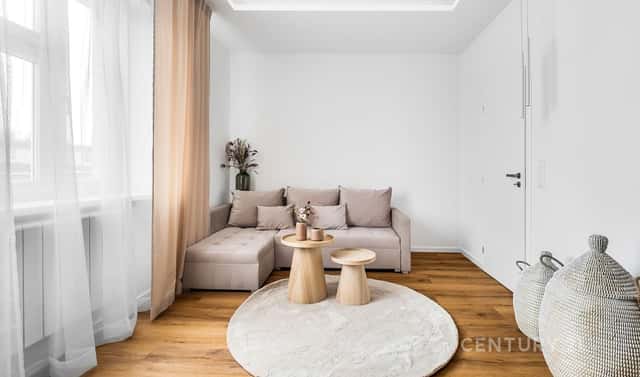 Pronájem bytu 1+kk 28 m², Jeseniova, Praha 3 – Žižkov