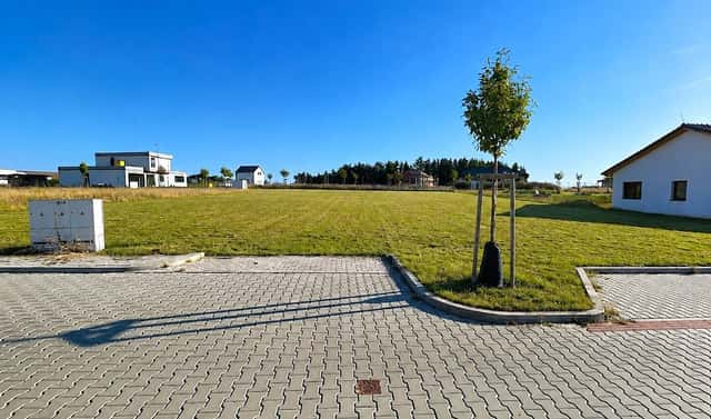 Prodej stavebního pozemku 825 m², Chlumec nad Cidlinou – Kladruby, okres Hradec Králové