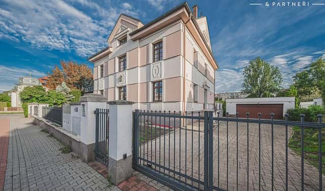 Pronájem bytu 3+kk 91 m², Nerudova, Hradec Králové