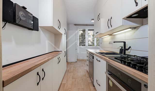 Prodej bytu 3+1 67 m², Hrádecká, Plzeň – Doubravka, okres Plzeň-město