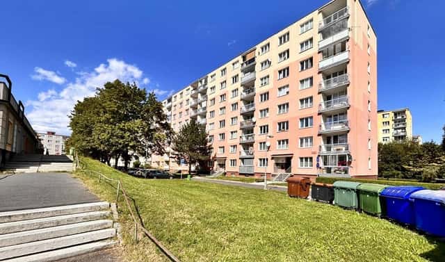 Pronájem bytu 1+kk 20 m², náměstí 9. května, Chodov, okres Sokolov