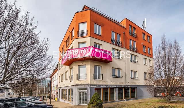 Pronájem obchodních prostor 418 m², Střelničná, Praha 8 – Kobylisy