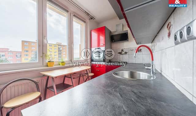 Prodej bytu 2+1 51 m², Zahradní, Chomutov