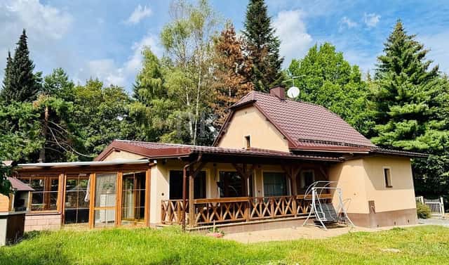 Pronájem domu 200 m² s pozemkem 1 000 m², Tři Sekery – Krásné, okres Cheb