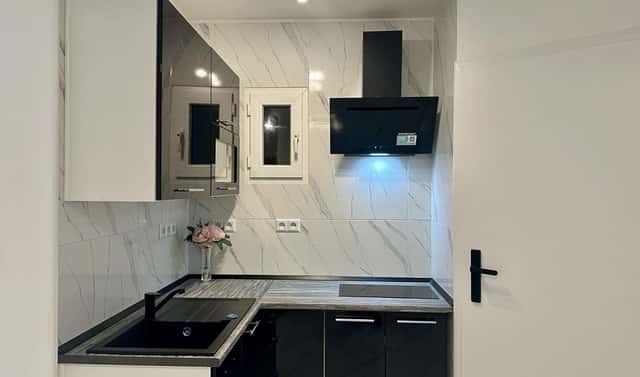 Pronájem bytu 1+kk 38 m², Křížová, Praha 5 – Smíchov