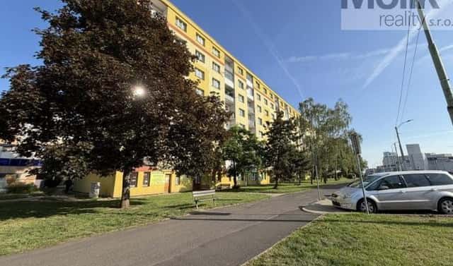 Pronájem bytu 2+1 55 m², tř. Budovatelů, Most