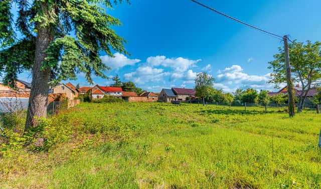 Prodej stavebního pozemku 2 053 m², Hranice, okres Přerov