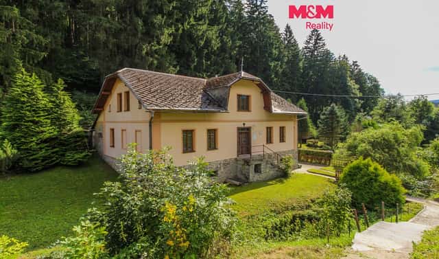 Prodej domu 229 m² s pozemkem 2 152 m², Hanušovice, okres Šumperk