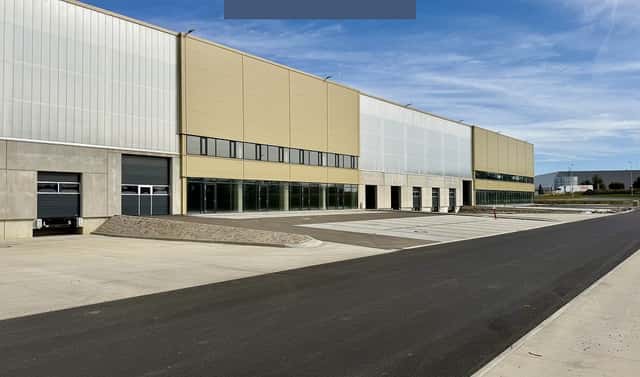 Pronájem skladovacích prostor 5 000 m², Kozomín, okres Mělník