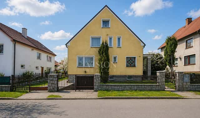 Prodej domu 210 m² s pozemkem 511 m², U stadionu, Milín, okres Příbram
