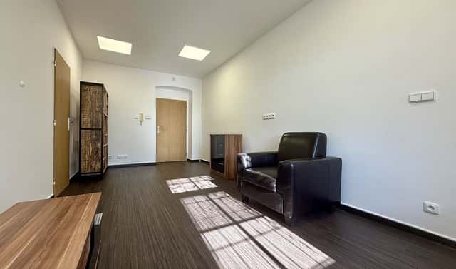 Pronájem kanceláře 73 m², Radobyčická, Plzeň – Jižní Předměstí, okres Plzeň-město