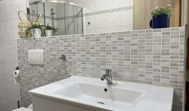 Pronájem bytu 1+kk 29 m², Na Okrouhlíku, Pardubice – Bílé Předměstí