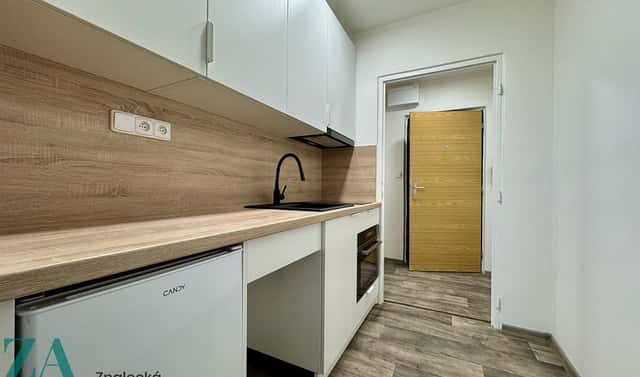 Pronájem bytu 1+kk 28 m², třída Bří Čapků, Hodonín