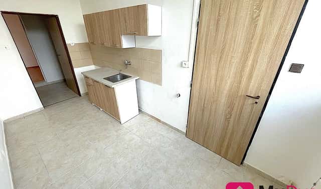 Pronájem bytu 2+1 50 m², nám. Armády, Znojmo