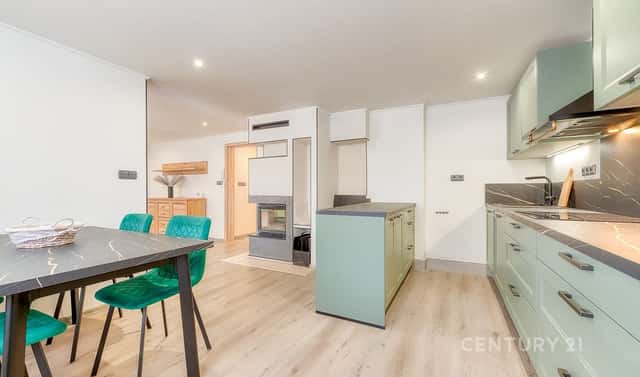 Prodej domu 265 m² s pozemkem 764 m², Sudovo Hlavno, okres Praha-východ
