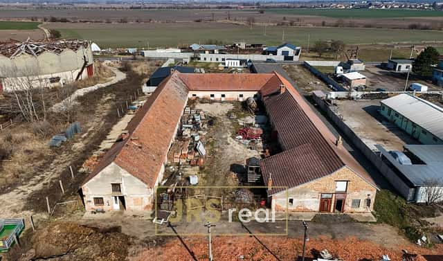 Prodej komerčního pozemku 4 293 m², Lanžhot, okres Břeclav