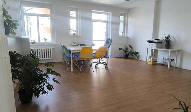 Pronájem bytu 3+kk 105 m², třída Karla IV., Hradec Králové