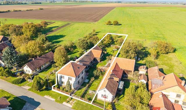 Prodej domu 185 m² s pozemkem 2 369 m², Vinary – Kozojídky, okres Hradec Králové