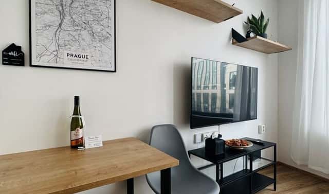 Prodej bytu 1+kk 22 m², Plzeňská, Praha 5 – Smíchov