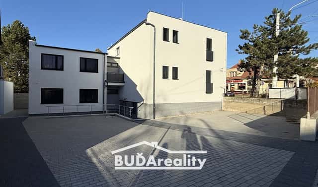 Pronájem kanceláře 12 m², tř. Osvobození, Otrokovice, okres Zlín