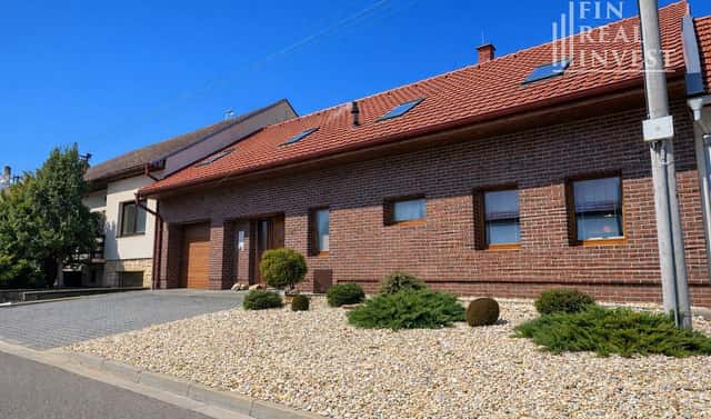 Prodej domu 328 m² s pozemkem 975 m², Hovorany, okres Hodonín