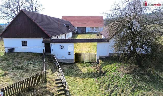 Prodej domu 60 m² s pozemkem 2 518 m², Zvěstov – Laby, okres Benešov