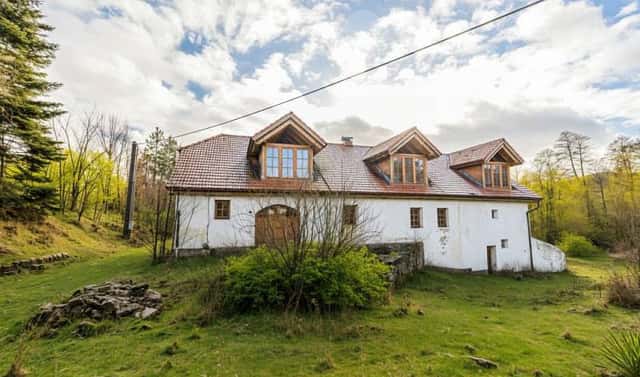Prodej domu 1 947 m² s pozemkem 24 277 m², Žihobce – Rozsedly, okres Klatovy
