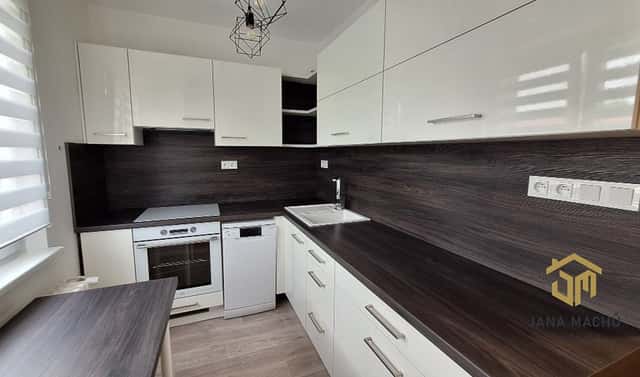 Prodej bytu 2+1 56 m², Velehradská, Kroměříž