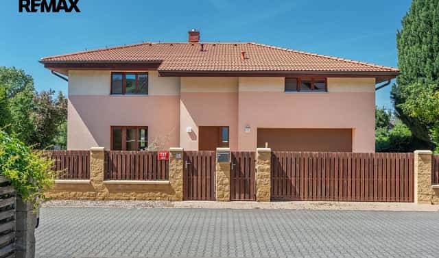Prodej domu 241 m² s pozemkem 742 m², Průjezdná, Praha 5 – Lipence