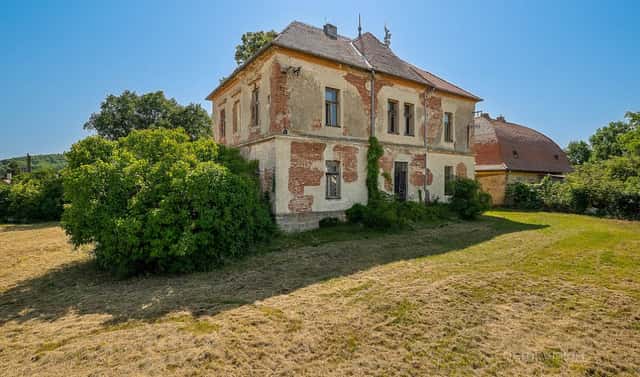 Prodej domu 500 m² s pozemkem 403 m², Ke Skalce, Tuklaty – Tlustovousy, okres Kolín