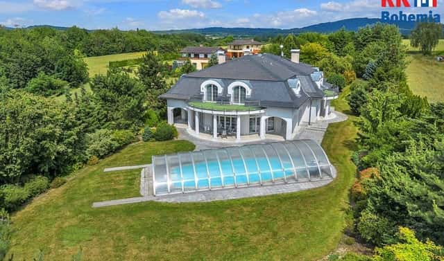 Prodej domu 696 m² s pozemkem 3 230 m², Křišťálová, Turnov, okres Semily