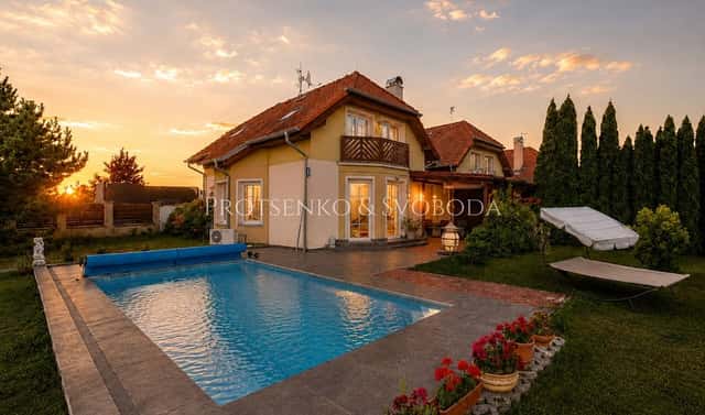 Prodej domu 185 m² s pozemkem 920 m², náměstí Jana IV. z Dražic, Hostivice, okres Praha-západ