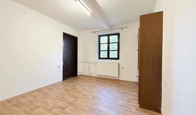 Pronájem bytu 2+1 50 m², Na koupaliště, Praha 10 – Benice