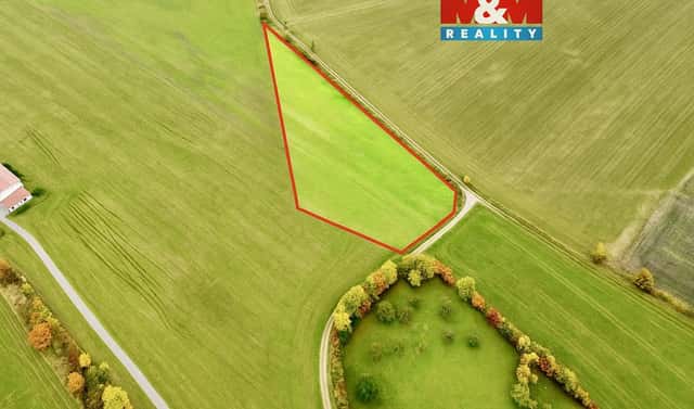 Prodej pole 6 671 m², Dolní Roveň – Komárov, okres Pardubice