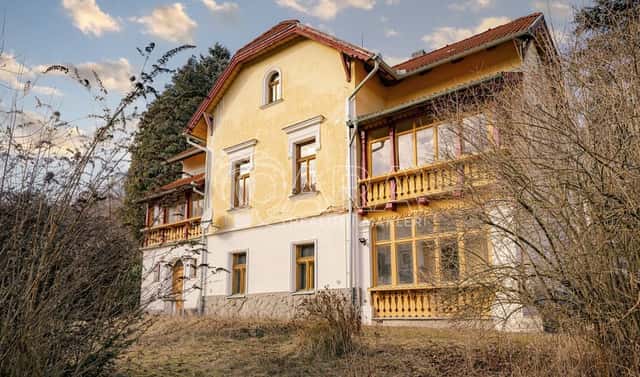 Prodej domu 330 m² s pozemkem 4 380 m², Ve vilách, Senohraby, okres Praha-východ