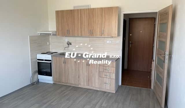 Pronájem bytu 1+1 45 m², Čelakovická, Varnsdorf, okres Děčín