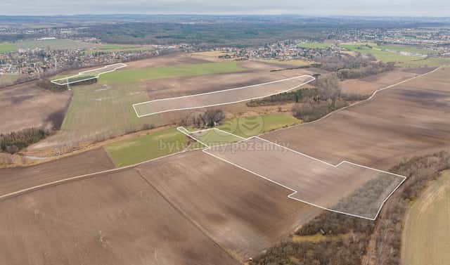 Prodej pole 141 553 m², Horoušany, okres Praha-východ