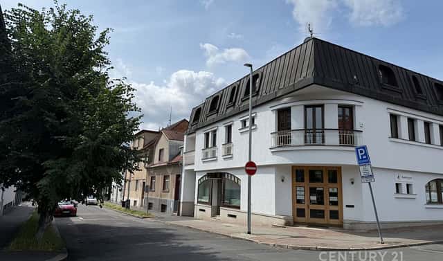 Pronájem komerčního objektu (jiného typu) 102 m², Bořanovická, Praha 8 – Kobylisy