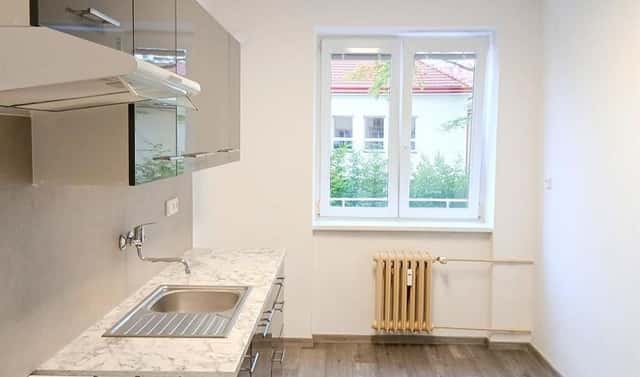 Pronájem bytu 2+1 55 m², Josefa Ressla, Pardubice – Zelené Předměstí