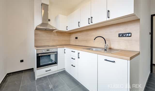 Prodej bytu 2+1 50 m², Jana Vojny, Pacov, okres Pelhřimov