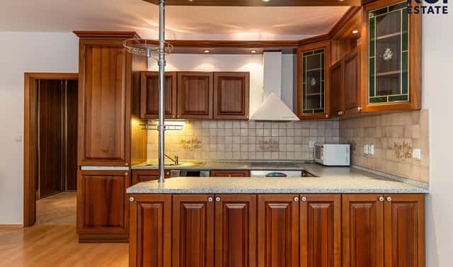 Pronájem bytu 2+kk 44 m², Hnězdenská, Praha 8 – Troja