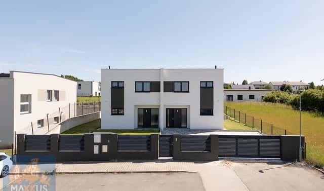 Prodej domu 280 m² s pozemkem 857 m², Na Návsi, Herink, okres Praha-východ
