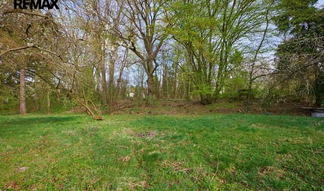 Prodej stavebního pozemku 1 094 m², Kamenice, okres Praha-východ