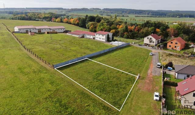 Prodej stavebního pozemku 990 m², Ledrova, Uhlířské Janovice, okres Kutná Hora