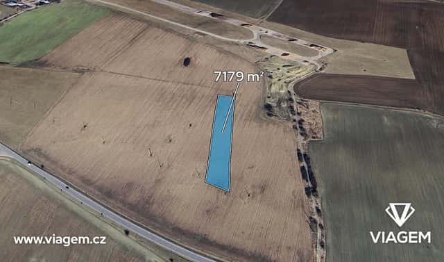 Prodej pole 2 393 m², Tábor