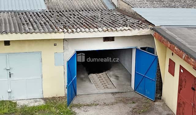 Garáž s jámou a elektřinou za STK, Mladoboleslavská, Mělník