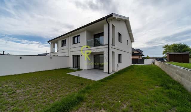 Prodej domu 129 m² s pozemkem 453 m², V Ohradě, Podolanka, okres Praha-východ
