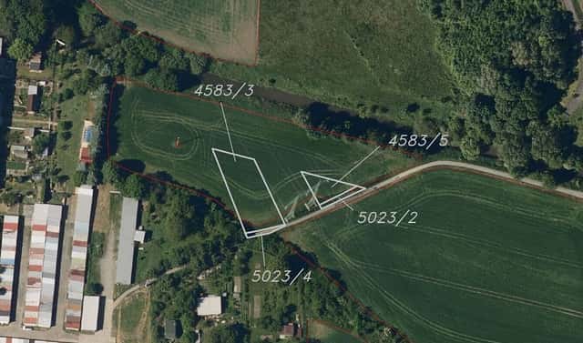 Prodej pole 988 m², Hulín, okres Kroměříž