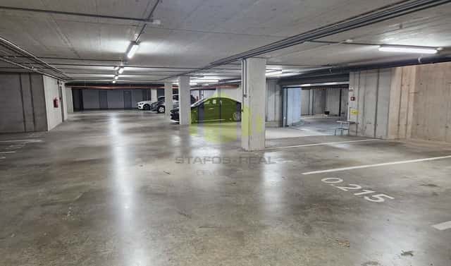 Pronájem garážového stání 20,5m2, Wittgensteinova, Olomouc, Wittgensteinova, Olomouc